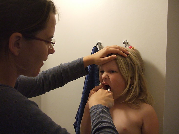 Frida f�r b�rstet t�nder