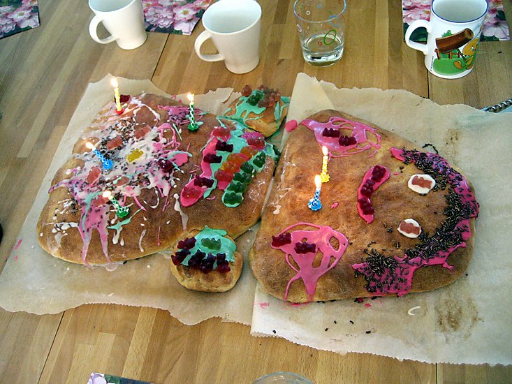 F�dselsdagskage t a Laila